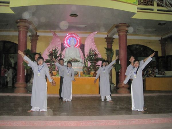 Chùm ảnh cuộc thi Văn nghệ và Duyên dáng áo lam của Hương hội hè 2010