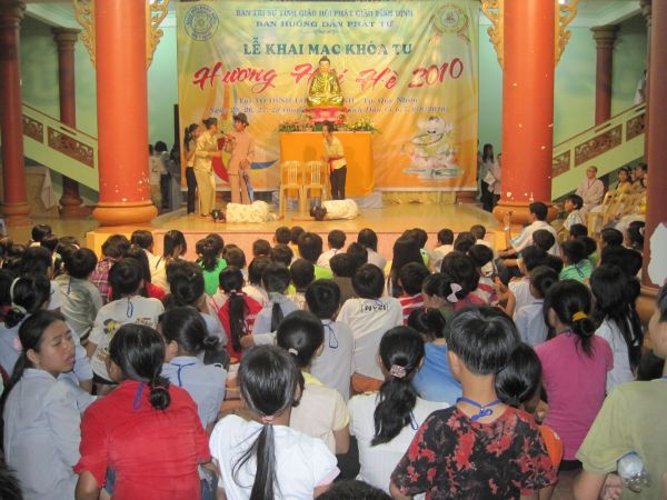 Chùm ảnh cuộc thi Văn nghệ và Duyên dáng áo lam của Hương hội hè 2010