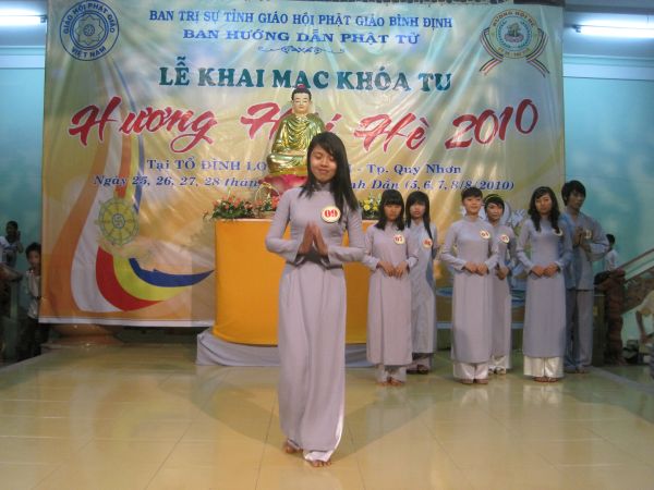 Chùm ảnh cuộc thi Văn nghệ và Duyên dáng áo lam của Hương hội hè 2010