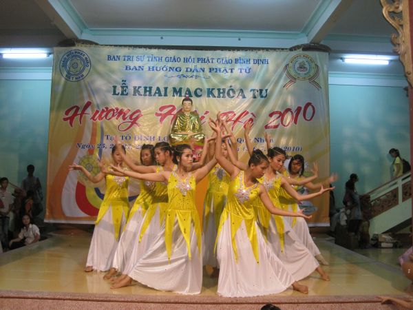 Chùm ảnh cuộc thi Văn nghệ và Duyên dáng áo lam của Hương hội hè 2010