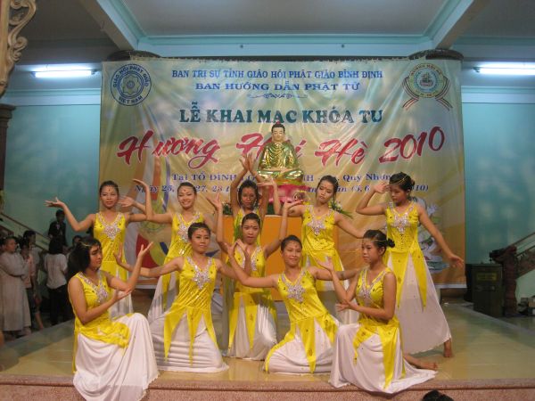 Chùm ảnh cuộc thi Văn nghệ và Duyên dáng áo lam của Hương hội hè 2010