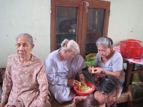 Chùm ảnh sinh hoạt ngày thứ ba khóa tu Hương hội hè - Bình Định