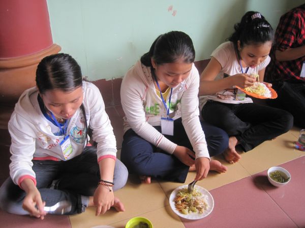 Chùm ảnh sinh hoạt ngày thứ ba khóa tu Hương hội hè - Bình Định