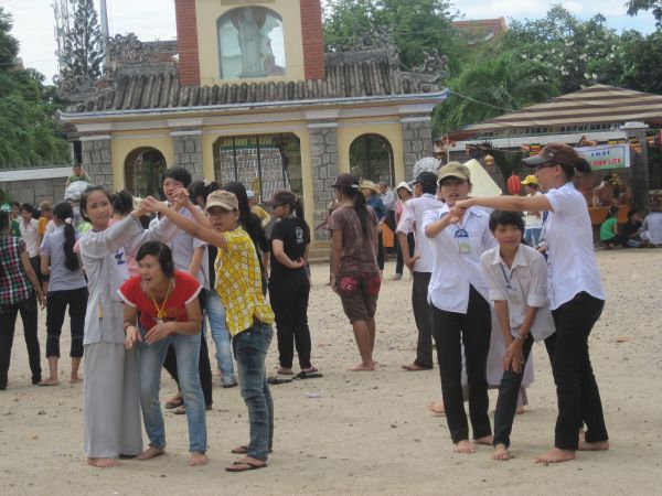 Chùm ảnh sinh hoạt ngày thứ ba khóa tu Hương hội hè - Bình Định