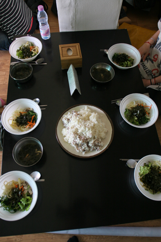 Sinh viên Quốc tế đến Liên Đăng Quốc Tế Thiền viện sinh hoạt Hè - Thu