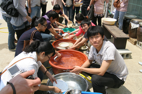 Sinh viên Quốc tế đến Liên Đăng Quốc Tế Thiền viện sinh hoạt Hè - Thu