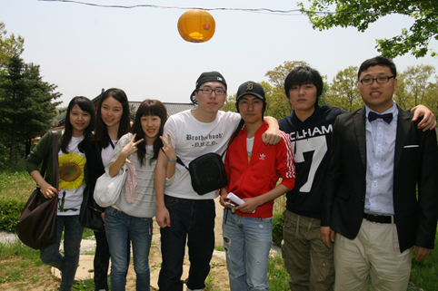 Sinh viên Quốc tế đến Liên Đăng Quốc Tế Thiền viện sinh hoạt Hè - Thu