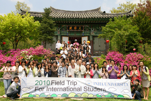 Sinh viên Quốc tế đến Liên Đăng Quốc Tế Thiền viện sinh hoạt Hè - Thu