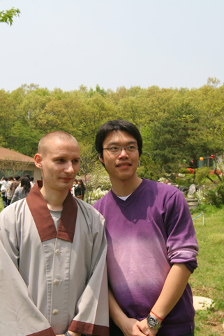 Sinh viên Quốc tế đến Liên Đăng Quốc Tế Thiền viện sinh hoạt Hè - Thu