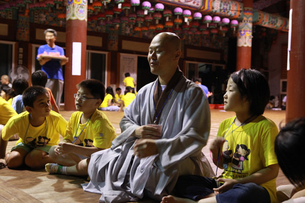 Hình ảnh  khóa tu mùa Hè cho Thanh thiếu niên  tại Tổ đình Hải Ấn Cổ Tự (Haeinsa) Hàn Quốc