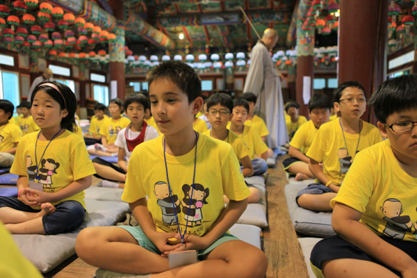 Hình ảnh  khóa tu mùa Hè cho Thanh thiếu niên  tại Tổ đình Hải Ấn Cổ Tự (Haeinsa) Hàn Quốc