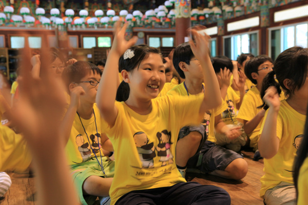 Hình ảnh  khóa tu mùa Hè cho Thanh thiếu niên  tại Tổ đình Hải Ấn Cổ Tự (Haeinsa) Hàn Quốc