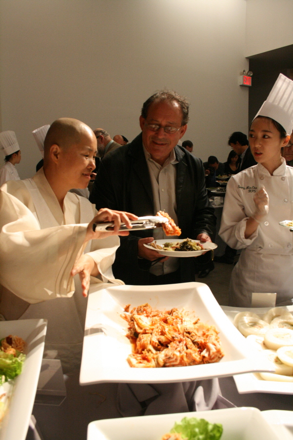 Tổng thư ký LHQ Ban Ki-moon cùng Tổng Thư Ký Phật giáo Hàn Quốc chia sẻ vì hòa bình thế giới