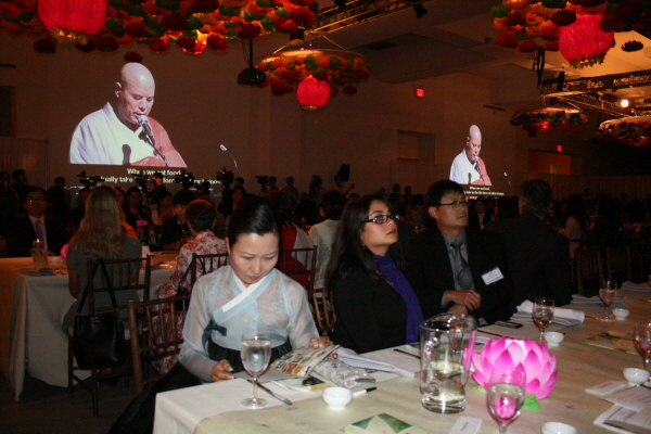 Tổng thư ký LHQ Ban Ki-moon cùng Tổng Thư Ký Phật giáo Hàn Quốc chia sẻ vì hòa bình thế giới