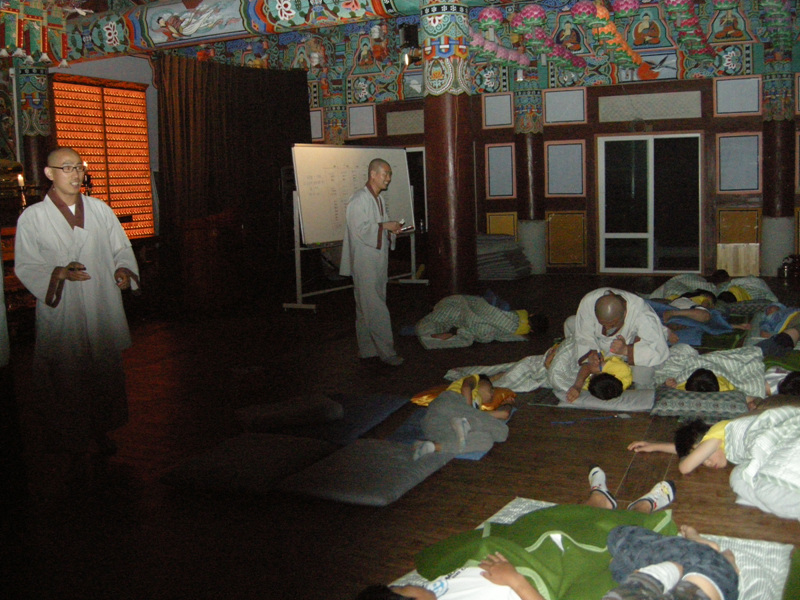 Hình ảnh  khóa tu mùa Hè cho Thanh thiếu niên  tại Tổ đình Hải Ấn Cổ Tự (Haeinsa) Hàn Quốc