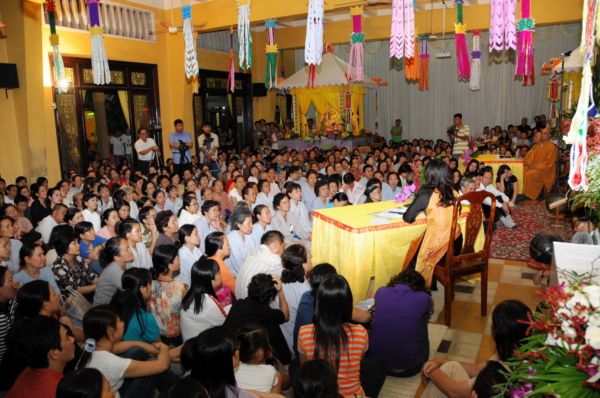 Buổi tọa đàm &quot;Tình yêu thương và mầm sống&quot;