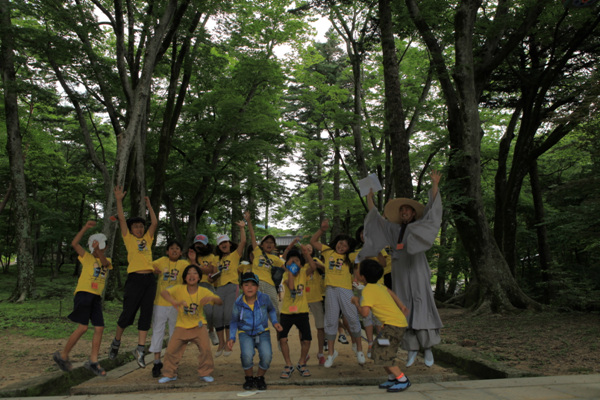 Hình ảnh  khóa tu mùa Hè cho Thanh thiếu niên  tại Tổ đình Hải Ấn Cổ Tự (Haeinsa) Hàn Quốc