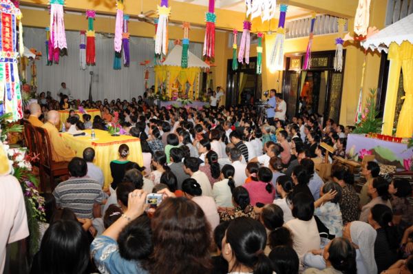 Buổi tọa đàm &quot;Tình yêu thương và mầm sống&quot;