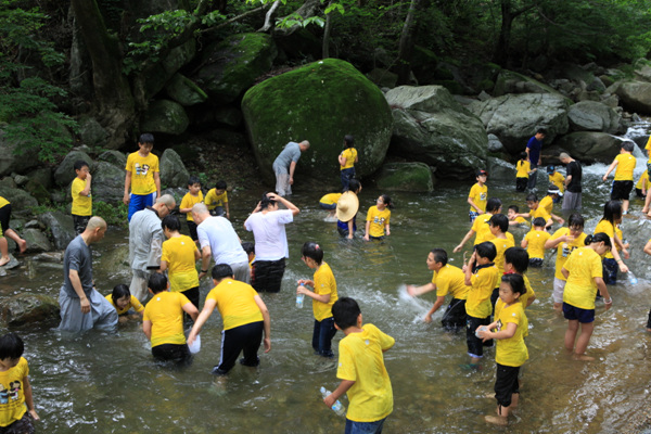 Hình ảnh  khóa tu mùa Hè cho Thanh thiếu niên  tại Tổ đình Hải Ấn Cổ Tự (Haeinsa) Hàn Quốc