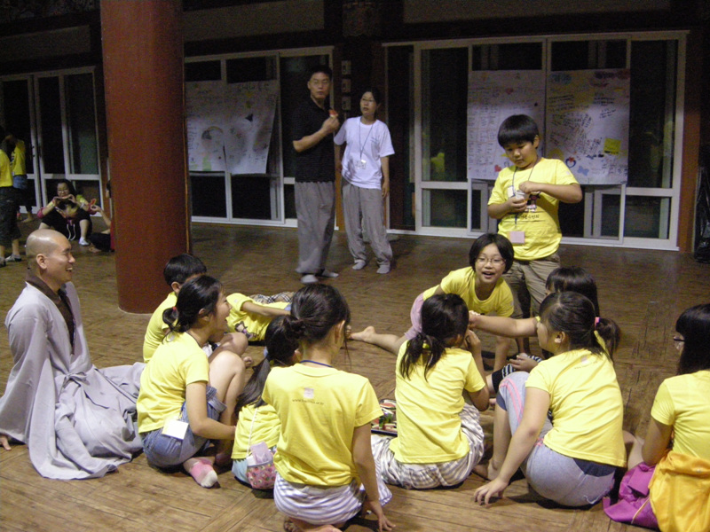 Hình ảnh  khóa tu mùa Hè cho Thanh thiếu niên  tại Tổ đình Hải Ấn Cổ Tự (Haeinsa) Hàn Quốc