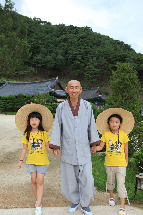 Hình ảnh  khóa tu mùa Hè cho Thanh thiếu niên  tại Tổ đình Hải Ấn Cổ Tự (Haeinsa) Hàn Quốc