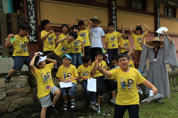 Hình ảnh  khóa tu mùa Hè cho Thanh thiếu niên  tại Tổ đình Hải Ấn Cổ Tự (Haeinsa) Hàn Quốc