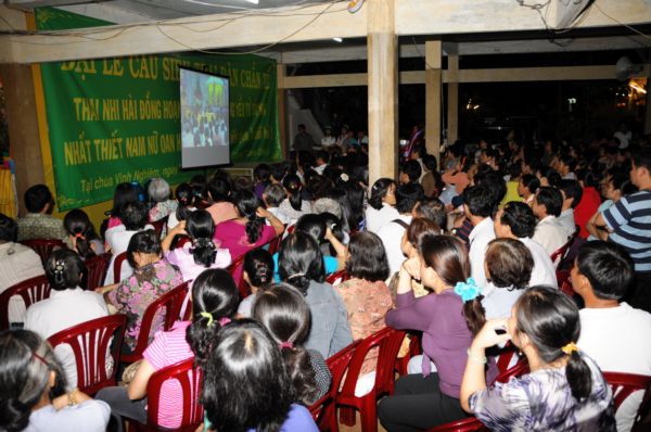 Buổi tọa đàm &quot;Tình yêu thương và mầm sống&quot;