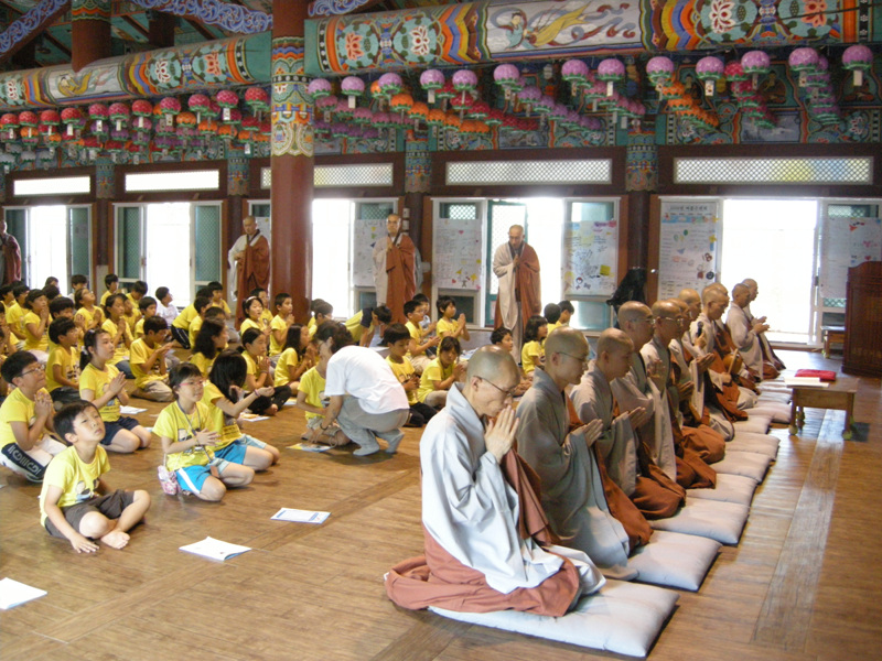 Hình ảnh  khóa tu mùa Hè cho Thanh thiếu niên  tại Tổ đình Hải Ấn Cổ Tự (Haeinsa) Hàn Quốc