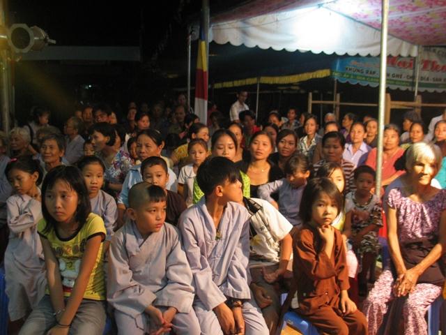Đồng Nai - Đêm giao lưu văn nghệ mừng lễ bổ nhiệm trụ trì chùa Gia Canh