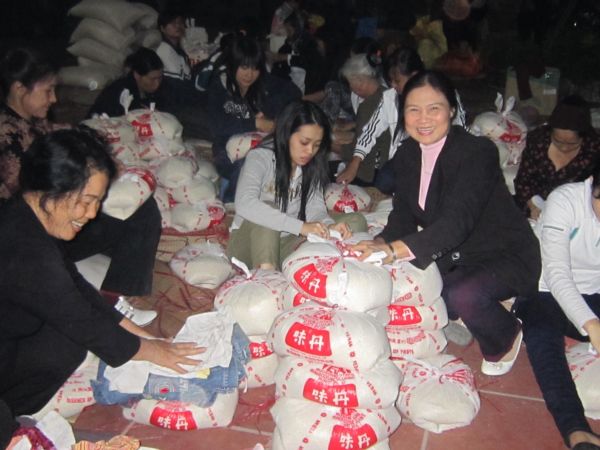 Chùa Linh Sơn Vạn Phúc cứu trợ từ thiện ở Quảng Bình