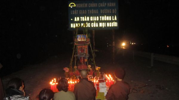 Chùa Linh Sơn Vạn Phúc cứu trợ từ thiện ở Quảng Bình