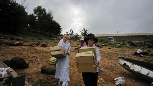 BRVT: Chùa Từ Hiếu cùng miền Trung chia sẻ tình nhân ái