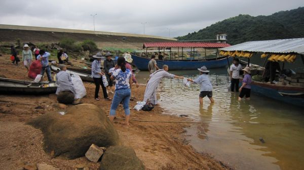 BRVT: Chùa Từ Hiếu cùng miền Trung chia sẻ tình nhân ái