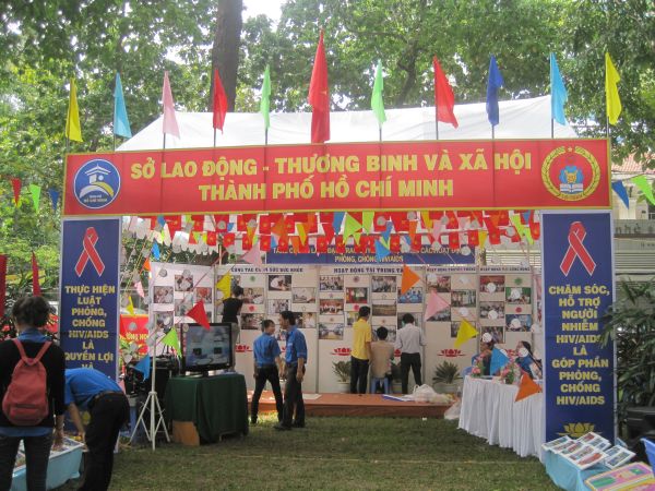 Chùm ảnh Hội trại Thành Phố Hồ Chí Minh 20 năm đương đầu với đại dịch HIV/AIDS