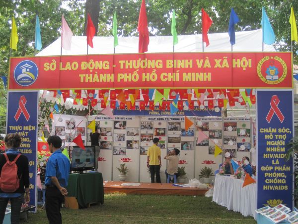 Chùm ảnh Hội trại Thành Phố Hồ Chí Minh 20 năm đương đầu với đại dịch HIV/AIDS