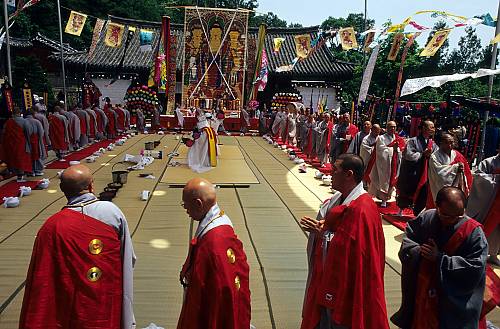 Tổ đình Phụng Nguyên Cổ Tự (Bongwonsa), duy trì phát huy truyền thống Nghi Lễ Phật giáo Hàn Quốc