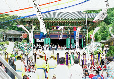 Tổ đình Phụng Nguyên Cổ Tự (Bongwonsa), duy trì phát huy truyền thống Nghi Lễ Phật giáo Hàn Quốc