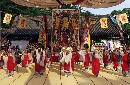 Tổ đình Phụng Nguyên Cổ Tự (Bongwonsa), duy trì phát huy truyền thống Nghi Lễ Phật giáo Hàn Quốc