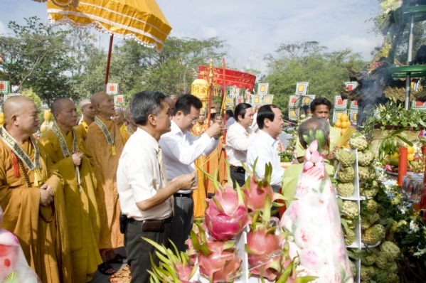Đại lễ an vị thánh tượng Bồ Tát Quán Thế Âm lớn nhất Việt Nam tại Suối Tiên