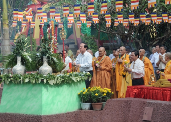 Đại lễ an vị thánh tượng Bồ Tát Quán Thế Âm lớn nhất Việt Nam tại Suối Tiên