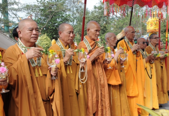 Đại lễ an vị thánh tượng Bồ Tát Quán Thế Âm lớn nhất Việt Nam tại Suối Tiên