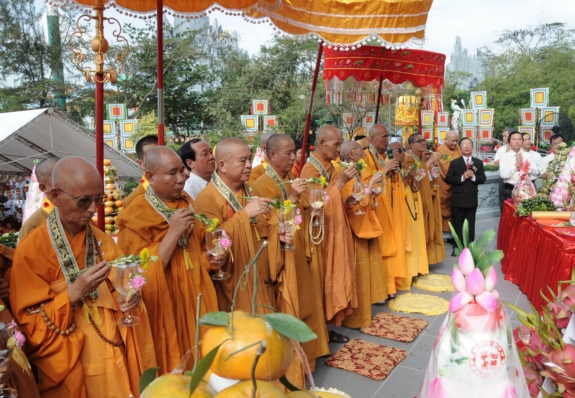 Đại lễ an vị thánh tượng Bồ Tát Quán Thế Âm lớn nhất Việt Nam tại Suối Tiên