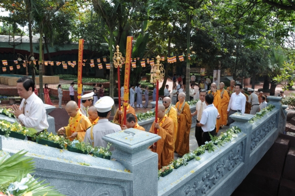 Đại lễ an vị thánh tượng Bồ Tát Quán Thế Âm lớn nhất Việt Nam tại Suối Tiên