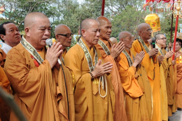 Đại lễ an vị thánh tượng Bồ Tát Quán Thế Âm lớn nhất Việt Nam tại Suối Tiên