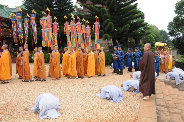 Đại Giới Đàn Cam Lộ: Lễ Cung An Chức Sự - Ngày 25/10/2010