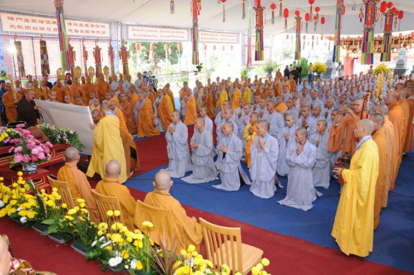 Đại Giới Đàn Cam Lộ: Lễ Cung An Chức Sự - Ngày 25/10/2010