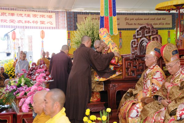 Đại Giới Đàn Cam Lộ: Lễ Cung An Chức Sự - Ngày 25/10/2010