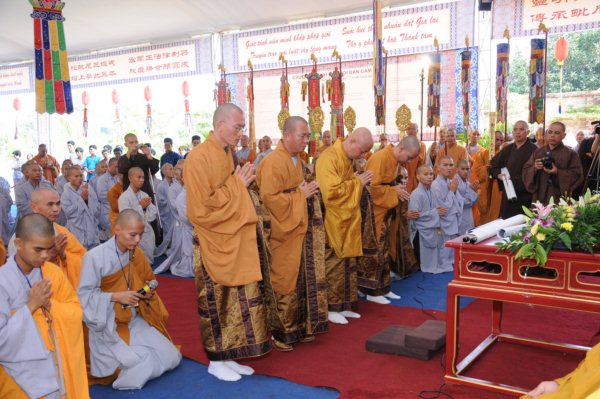 Đại Giới Đàn Cam Lộ: Lễ Cung An Chức Sự - Ngày 25/10/2010