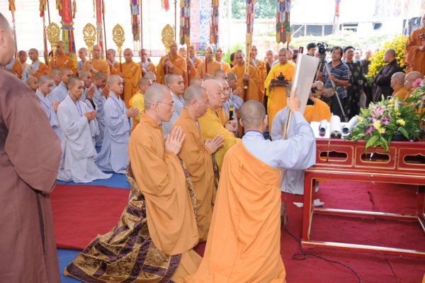 Đại Giới Đàn Cam Lộ: Lễ Cung An Chức Sự - Ngày 25/10/2010