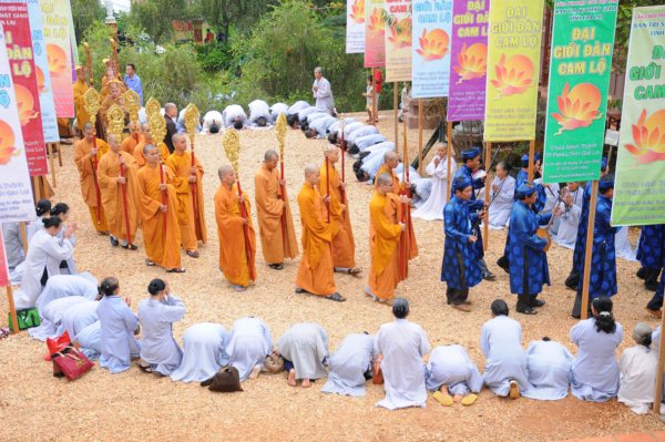 Đại Giới Đàn Cam Lộ: Lễ đăng đàn Truyền Giới Thập Thiện và Bồ Tát tại gia